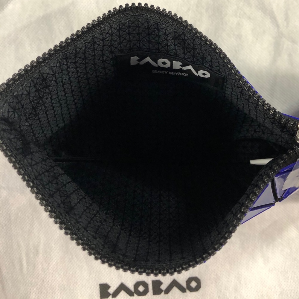 🎉 HP 🎉 🆕 BAO BAO ISSEY MIYAKE  Prism Flat Pouch - Picture 7 of 9
